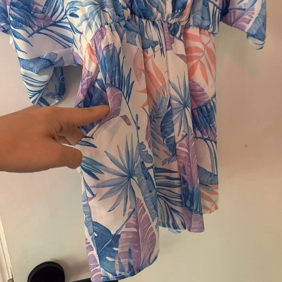 Pink lily Large Tropical Print V-Neck romper - Picture 3 of 3